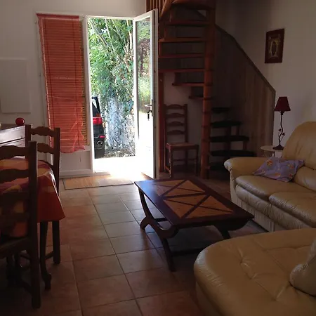 Maison Les Pieds Dans L Eau