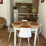 Holiday home Maison Les Pieds Dans L Eau