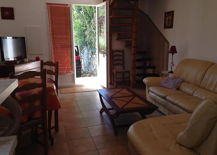 Maison Les Pieds Dans L Eau